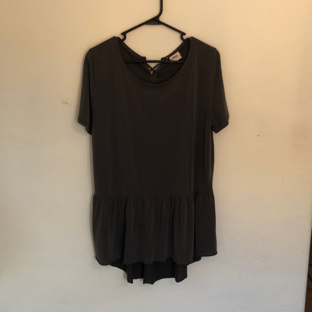 NWOT Ruffle tie back tunic